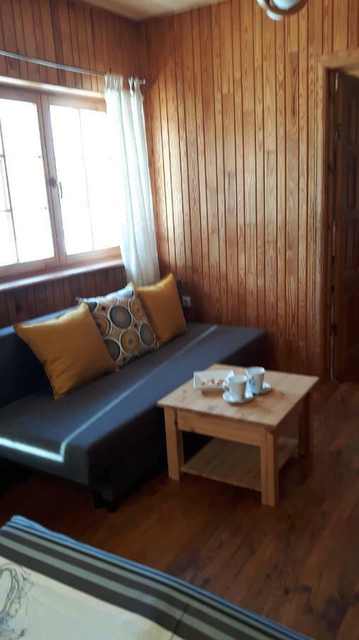 Hotel Jaun-Ievinas à Rauna Extérieur photo
